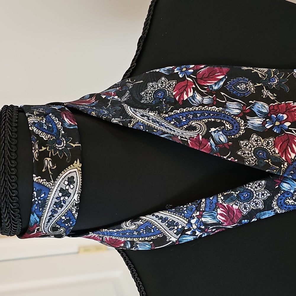 Tie - Picture 5 of 14